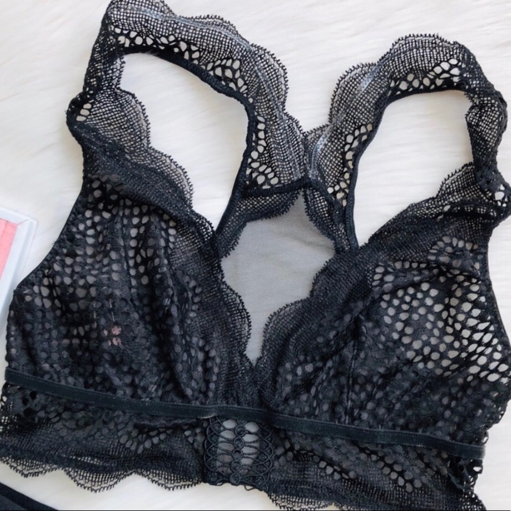 Black Victoria’s secret bralette XS